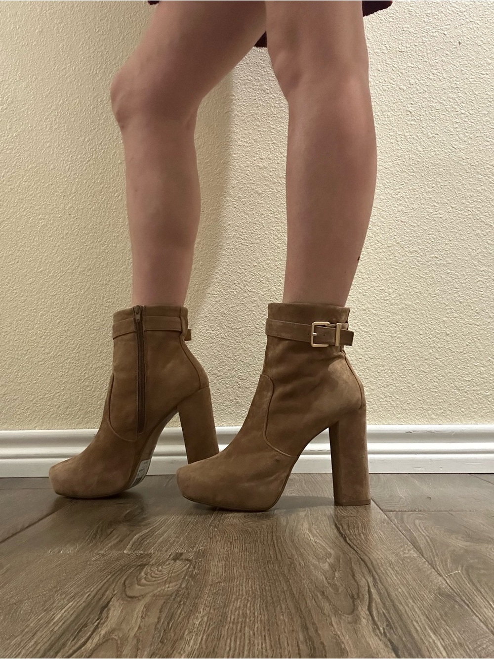 Express 10 Women’s Suede Platform Ankle Boots - Tan